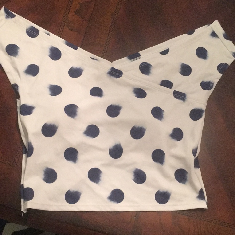 Nwot L brushed dots OTS